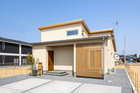 【坂出市久米町】木のぬくもり広がる、心落ち着く平屋のメイン画像