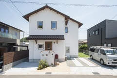 【完成見学会】性能にもデザインにもこだわりをつめ込んだ大人可愛い三角屋根の家のメイン画像