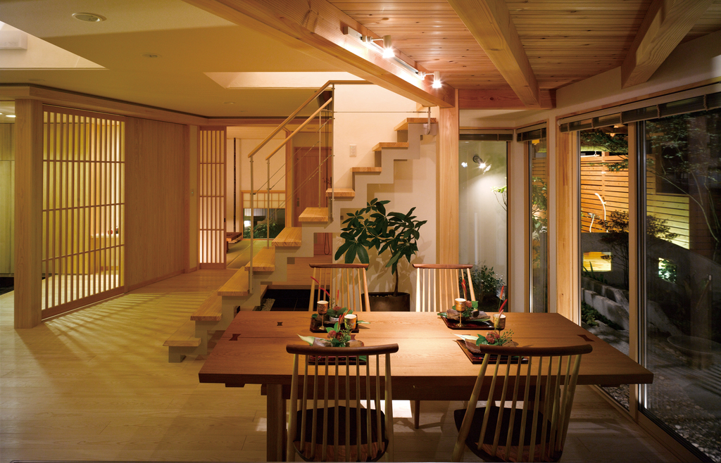 水戸展示場　～自然を感じる“ひのき”の家～