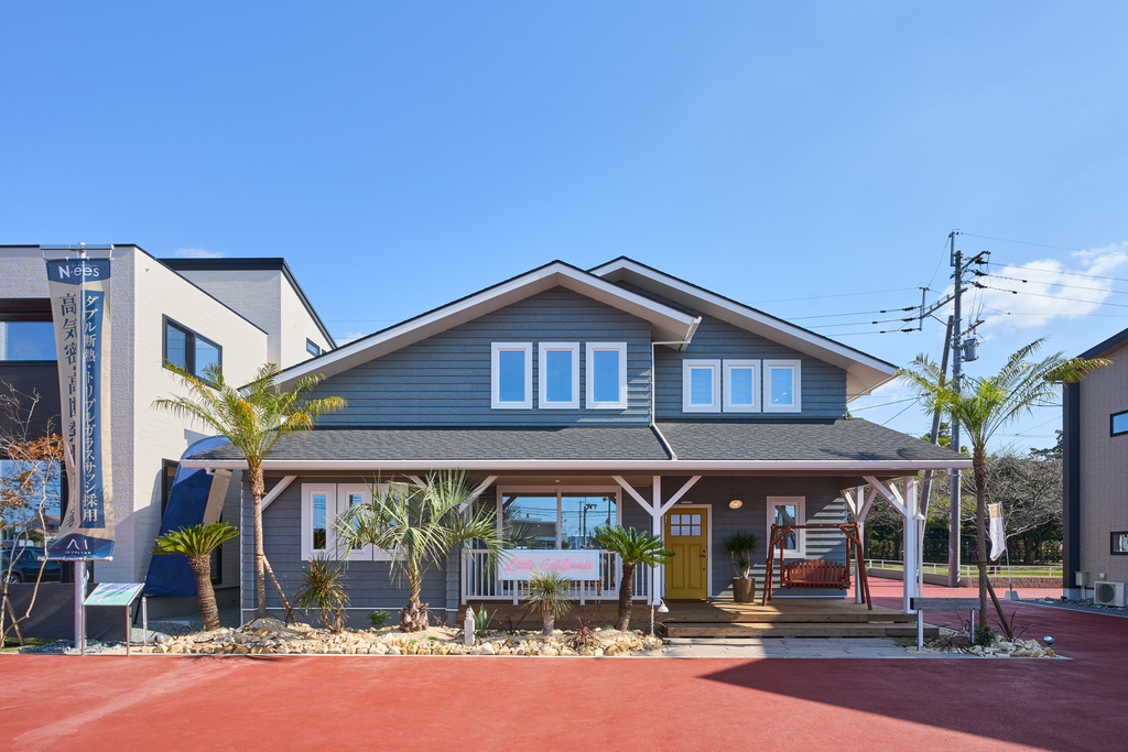  住宅再建のご相談・TKU御代志住宅展示場（カリフォルニアスタイルのモデルハウス）