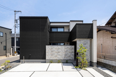 【倉敷市連島中央】広々テラスでゆったり過ごす、スタイリッシュな家のメイン画像