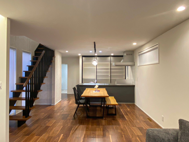 【津山市東一宮】シックで落ち着きがあるモデルハウス見学のメイン画像