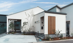 【予約不要】住宅街でもカーテンレスな暮らしができる延床27坪の平屋のメイン画像