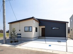 【さぬき市長尾西】愛猫と暮らす収納豊富な平屋のメイン画像