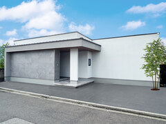 宇都宮市住吉町｜中庭で開放的に暮らす平屋。のメイン画像