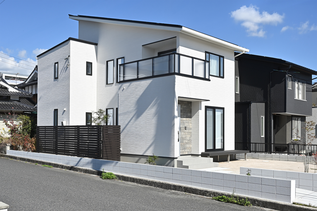 【津山市東一宮】シックで落ち着きがある建売