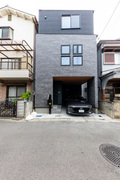 玄関から広々！3階建てモデルハウス内覧会のメイン画像