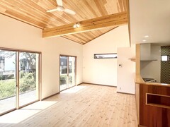 【延長開催決定】予約制完成見学会｜ワンちゃんと住む26坪3LDKの木の平屋のメイン画像