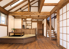 【平屋に住みたい方へ！】自然素材に囲まれゆったりくつろぐ平屋のメイン画像