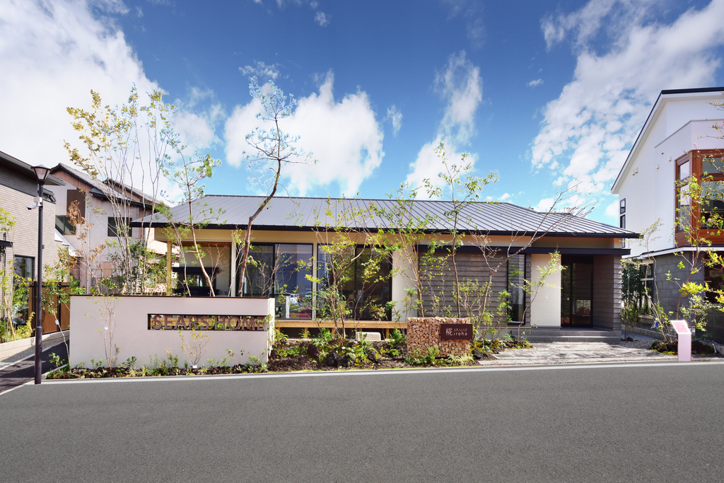  住宅再建のご相談・RKK住宅展示場（無垢材の平屋モデルハウス）