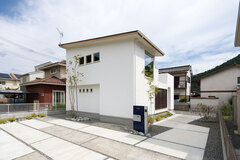 【完成見学会】大きな窓で自然とつながる共働き夫婦のためのお家のメイン画像