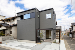 【岡山市南区並木町】ホワイト×ベージュの上品なインテリア空間のメイン画像